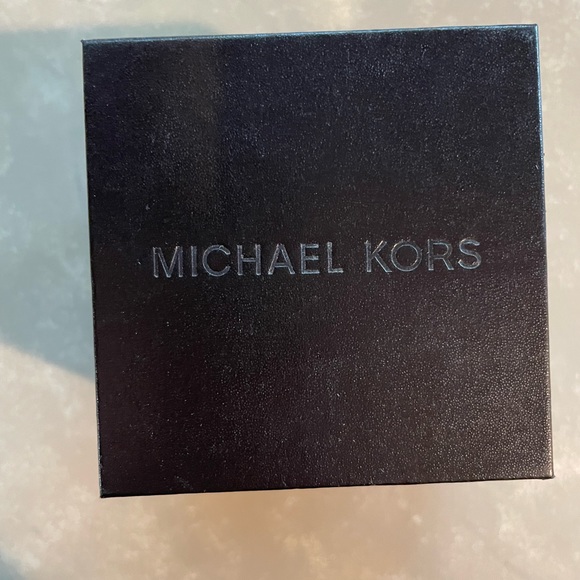 Michael Kors Womens Ritz Chronograph Rose Gold Two-Toned Watch - Picture 3 of 3